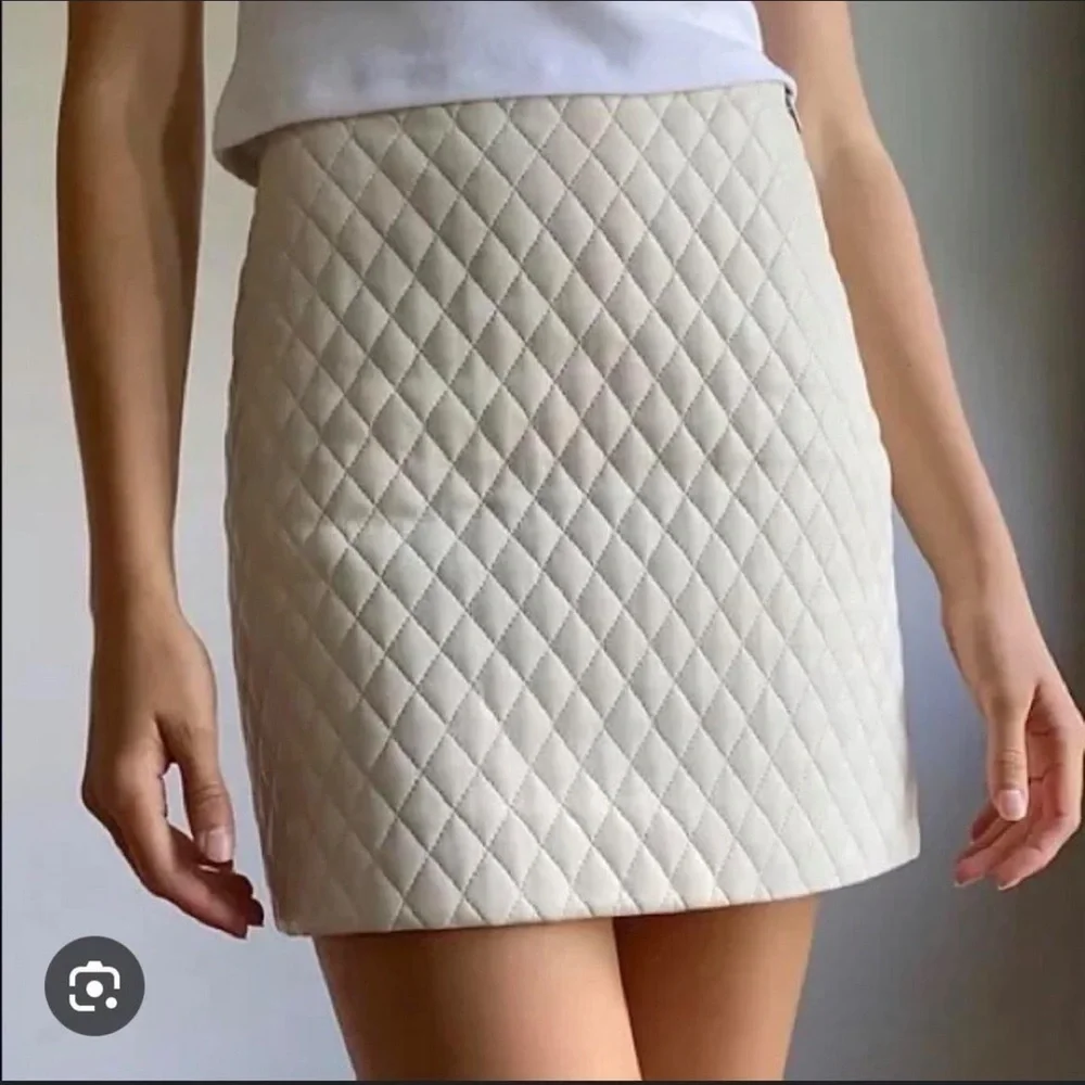 Tory Burch  Quilted Skirt size medium